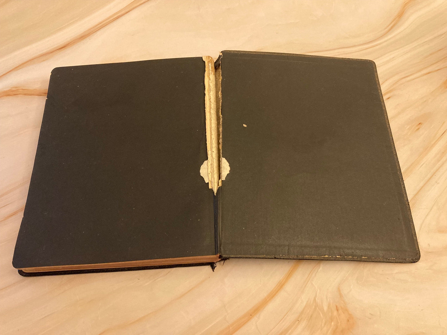 1932 New Testament Large Print Bible - (Ref X176)