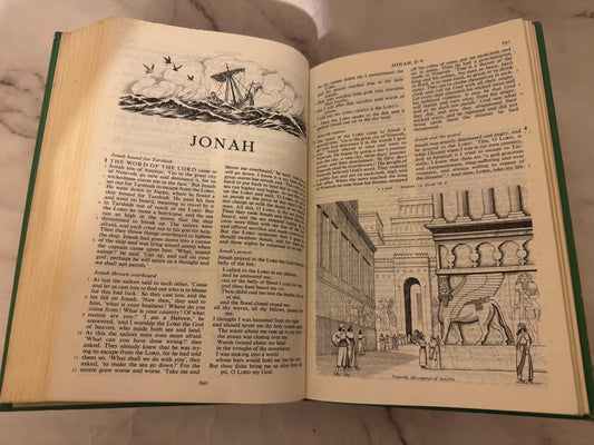 1972 New English Bible Illustration Hardcover - Ref x597