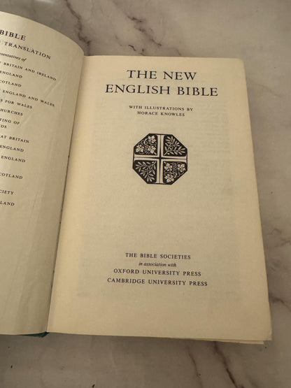 1972 New English Bible Illustration Hardcover - Ref x597