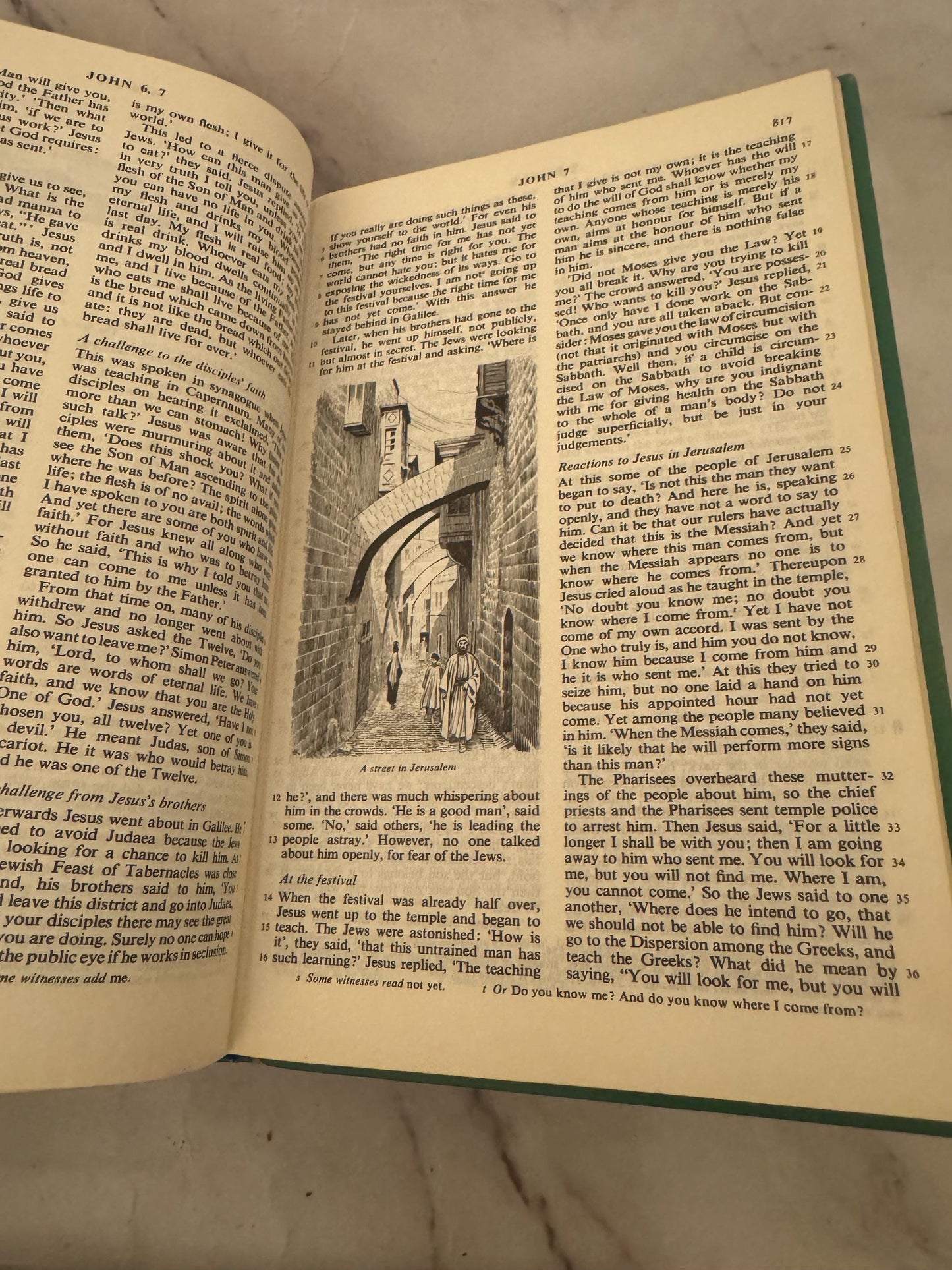 1972 New English Bible Illustration Hardcover - Ref x597