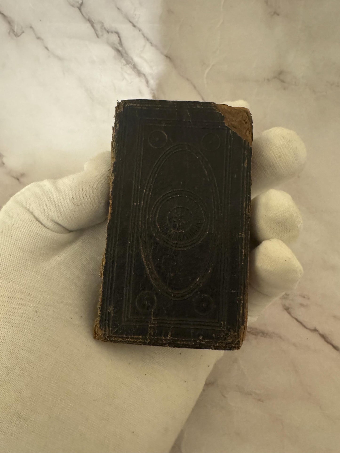 1854 Oxford Miniature New Testament Bible- Ref x596