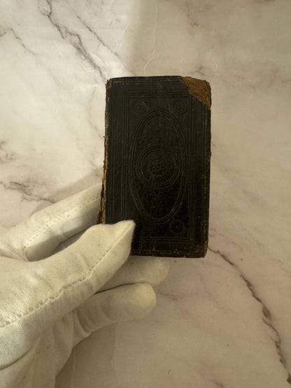 1854 Oxford Miniature New Testament Bible- Ref x596
