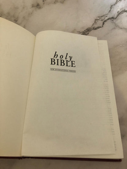 2001 NIV Holy Bible Hardcover Edition - Ref x526