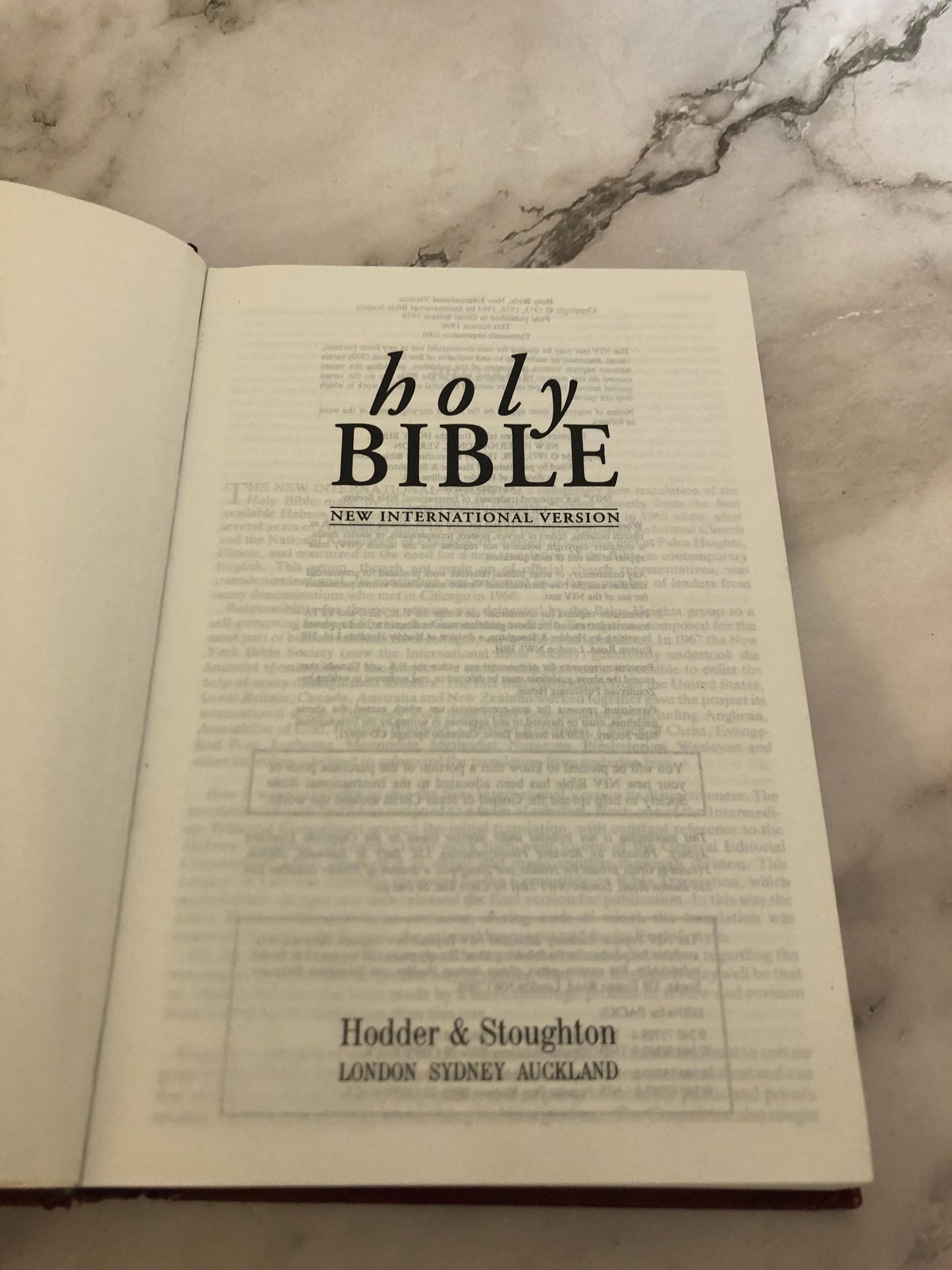 2001 NIV Holy Bible Hardcover Edition - Ref x526