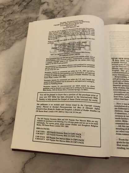 2001 NIV Holy Bible Hardcover Edition - Ref x526
