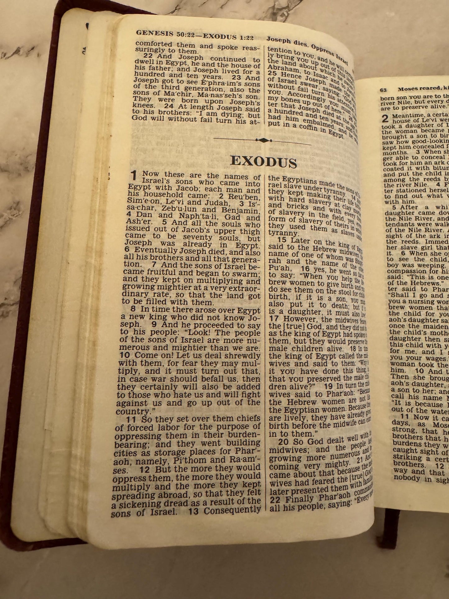 1984 New World Translation of the Holy Scriptures Pocket Size Burgundy Vinyl - Ref x567