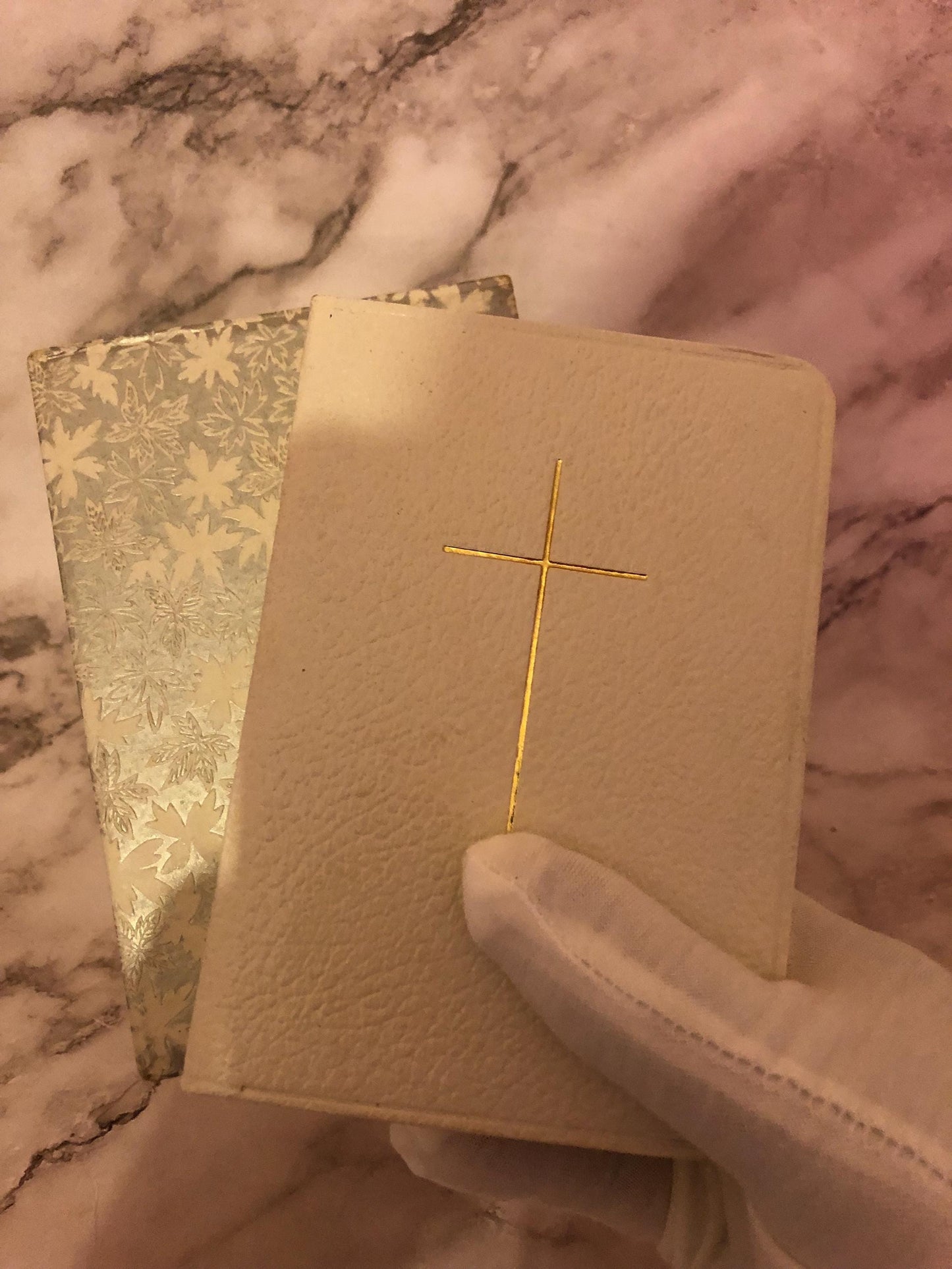 Vintage White Leather Holy Bible Illustrated Christian Gift Small Bible Antique Style Bible - Ref x512
