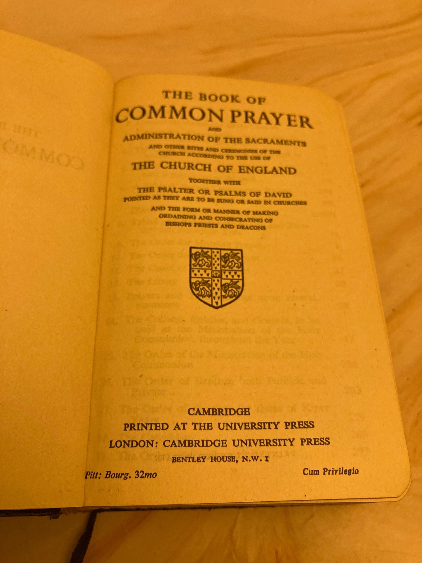 Cambridge Book of Common Prayer & Hymns – Vintage Christian Prayer Book – Pocket Size - (Ref x280)