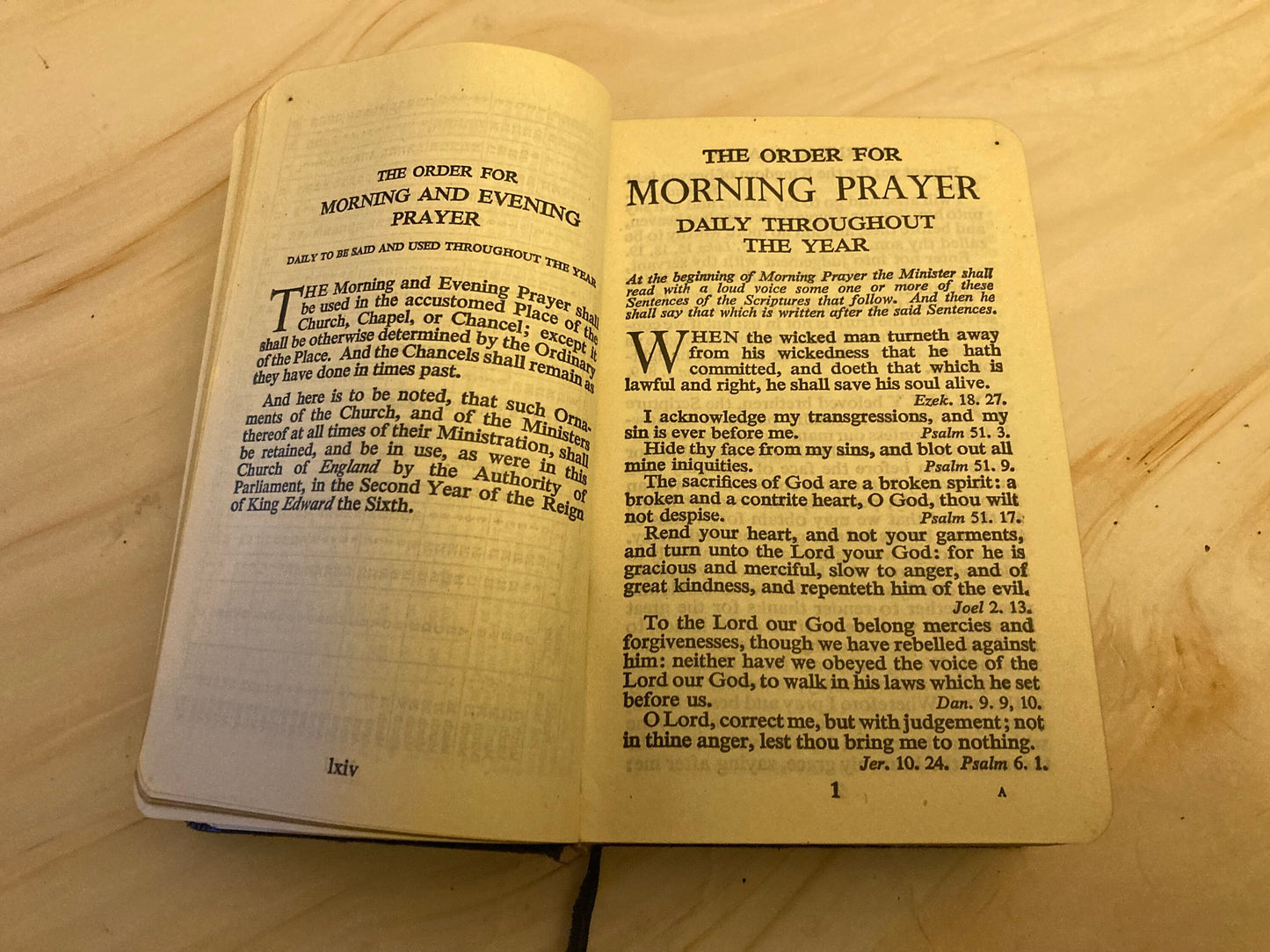Cambridge Book of Common Prayer & Hymns – Vintage Christian Prayer Book – Pocket Size - (Ref x280)