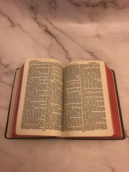1953 Holy Bible Vintage Christian Bible Old Bible Pocket Bible Collectible - (Ref x471)