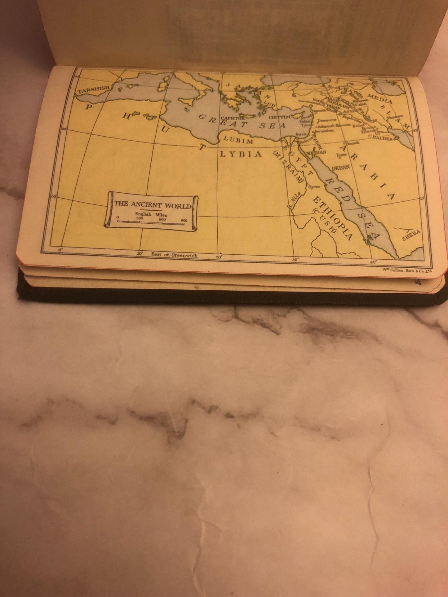 1953 Holy Bible Vintage Christian Bible Old Bible Pocket Bible Collectible - (Ref x471)