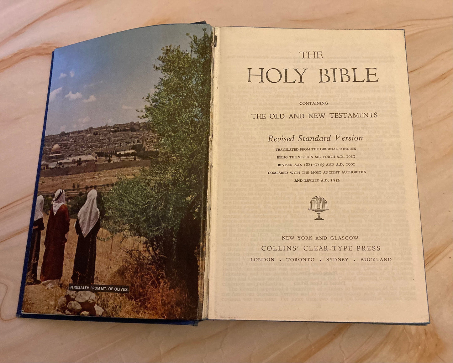 1952 Holy Bible Vintage Hardback British Bible Christian Book King James Style - (Ref x349)
