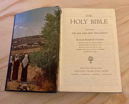 1952 Holy Bible Vintage Hardback British Bible Christian Book King James Style - (Ref x349)