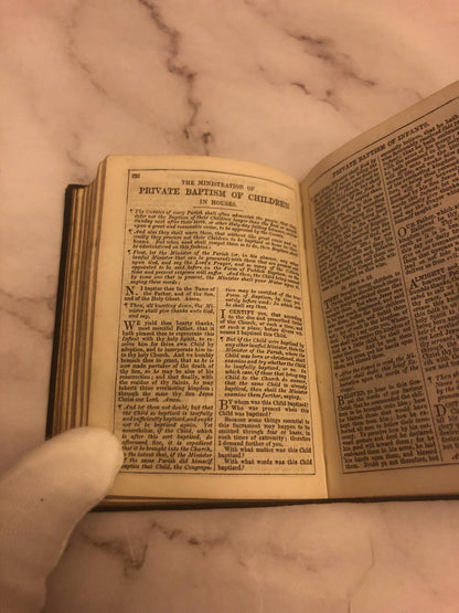1908 Antique Book of Common Prayer Leather Vintage Church of England Prayer Book - (Ref x496)