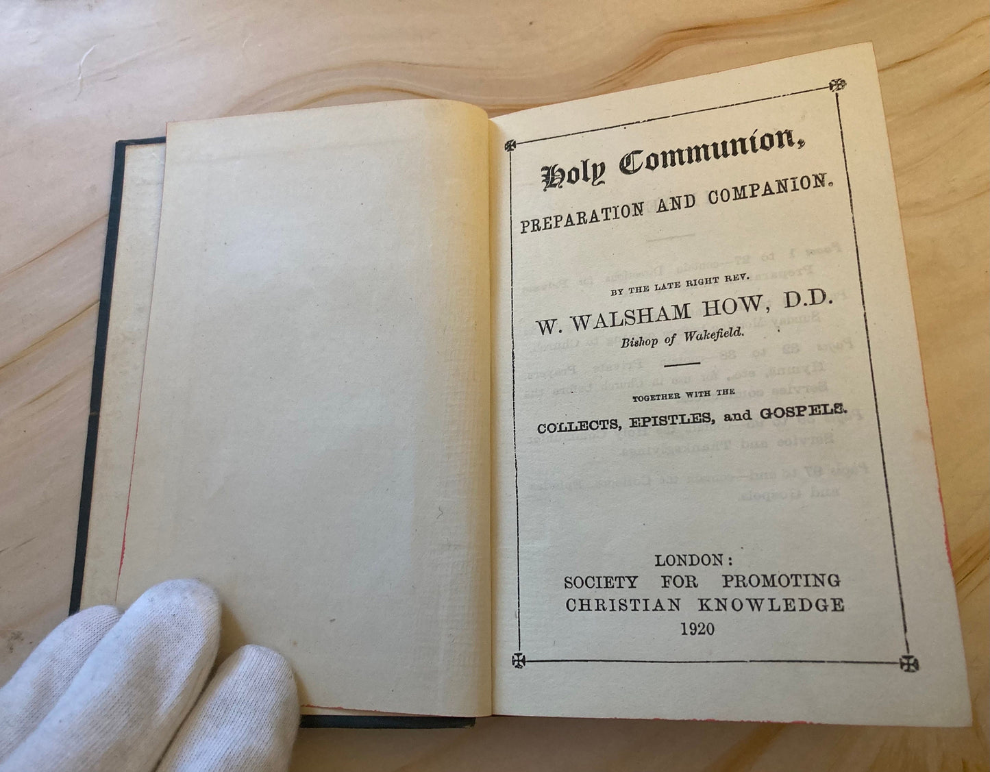 1920 Antique Holy Communion Book Epistles & Gospels Vintage Christian Prayer Book - (Ref x339)