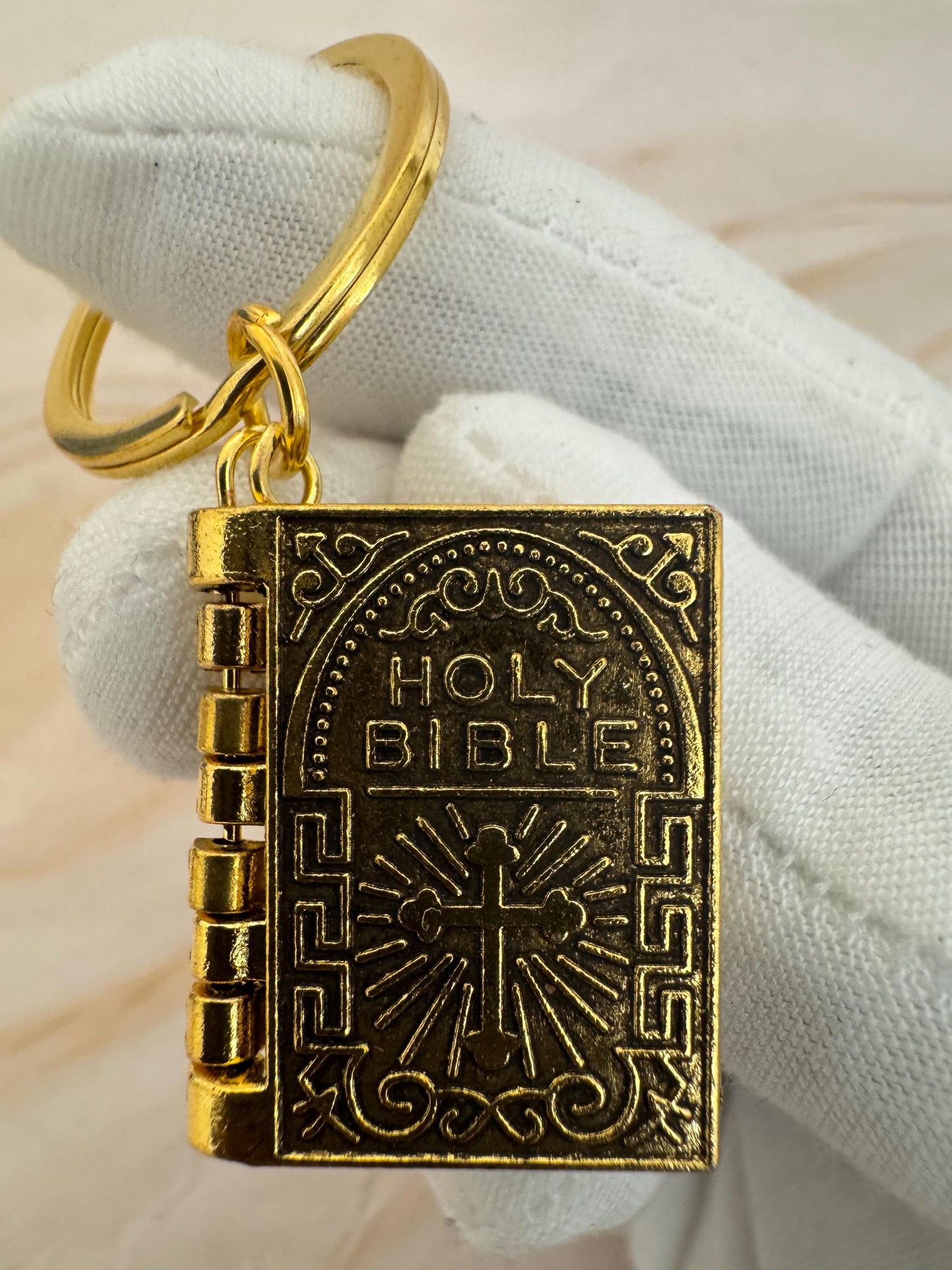 Gold Bible Keyring with Lord’s Prayer – Christian Gift for Men & Women, Religious Keychain, Keepsake Pendant