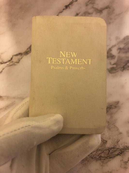 White Vest Pocket New Testament Psalms and Proverbs Bible - Ref x505
