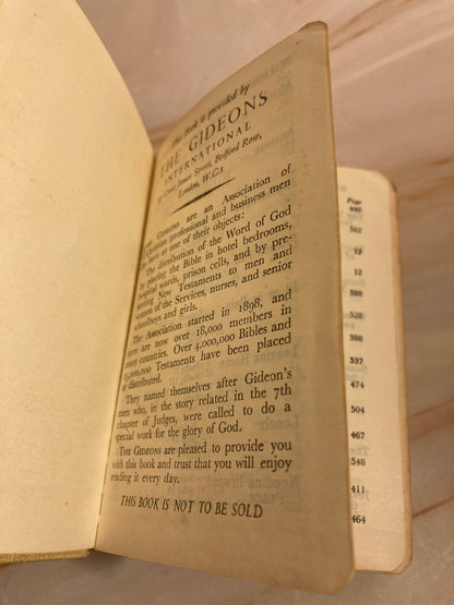 Vintage Gideon Nurse Pocket Bible New Testament and Psalms - (Ref x264)