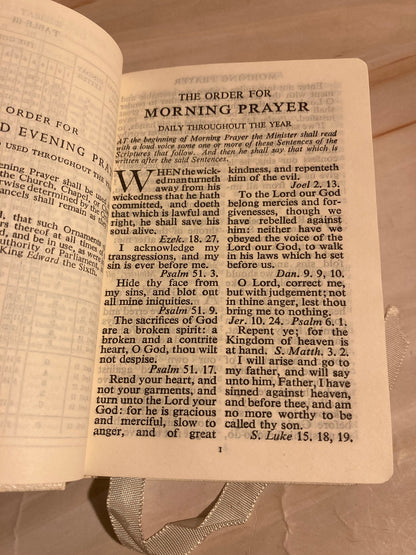 Vintage White Oxford Prayer Book with Case Silver Edges Pocket Christian Gift - Ref x257