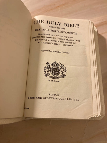 Vintage White Leather Holy Bible Floral Pattern Cover Small Pocket Bible Christian Gift - (Ref x252)