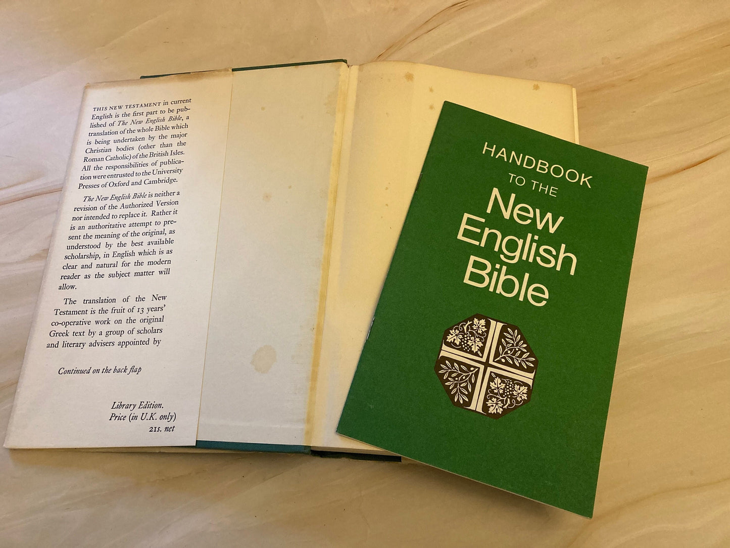 New English Bible New Testament Library Edition Vintage Pocket Bible Christian Book - Ref X2
