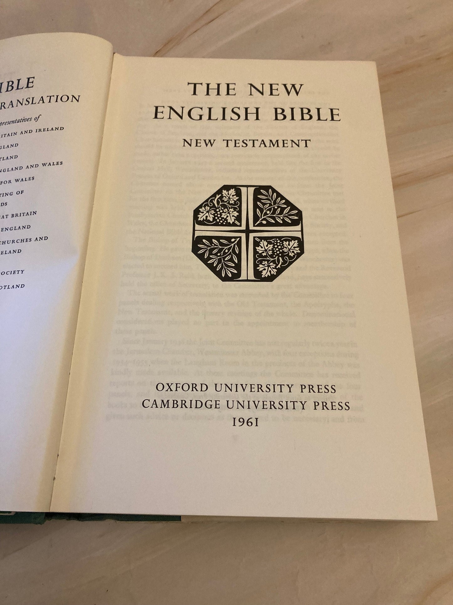 New English Bible New Testament Library Edition Vintage Pocket Bible Christian Book - Ref X2