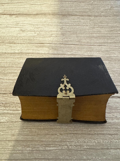 1855 Antique Pocket New Testament Bible & Church Services Prayer Book with Brass Clasp - Ref x712