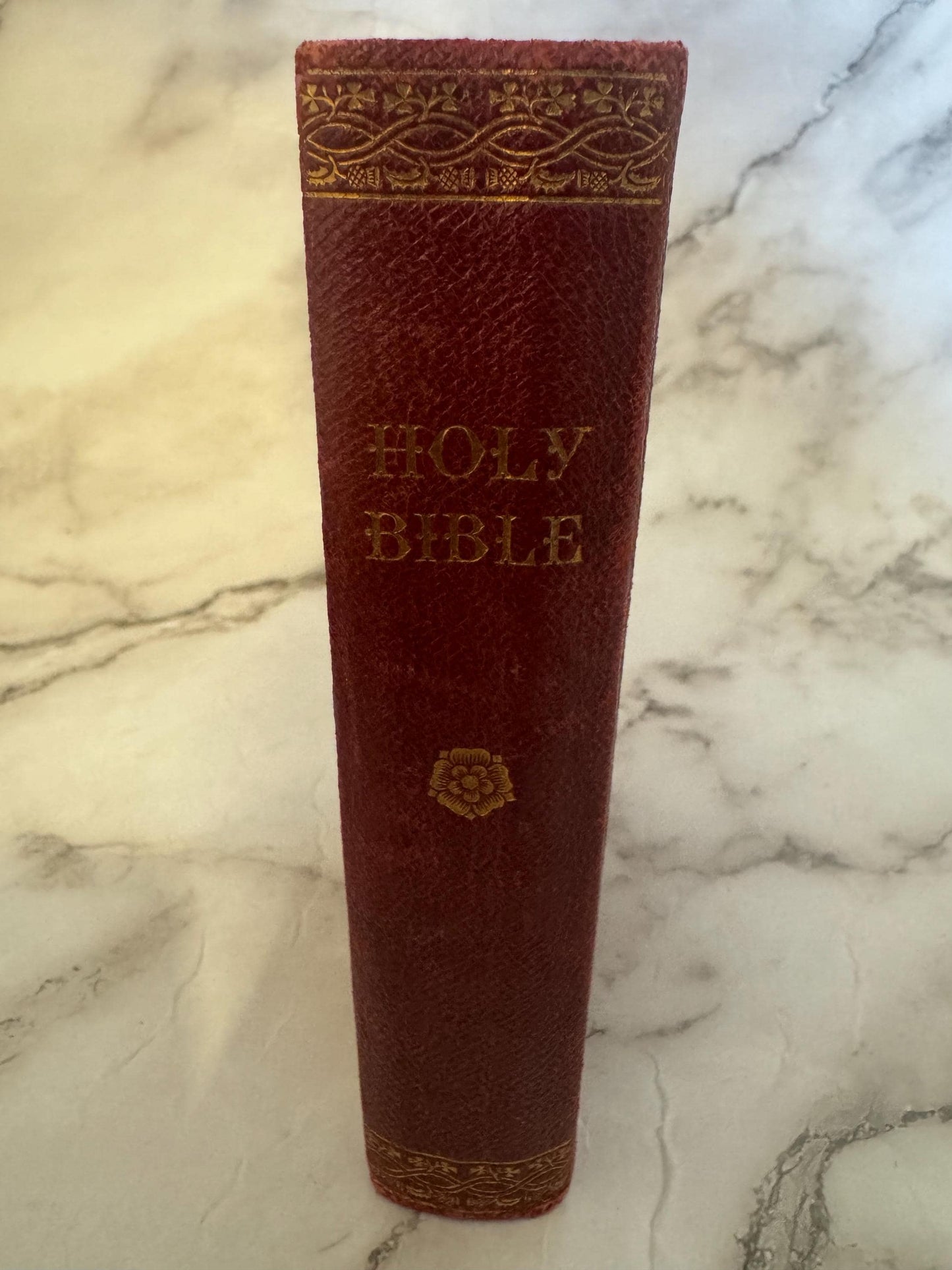 1905 Holy Bible KJV Miniature Leather Bound Bible SPCK Eyre & Spottiswoode Antique Pocket Bible - Ref X679