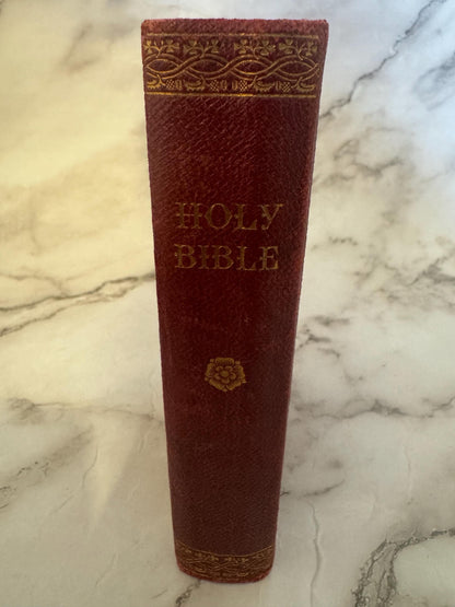 1905 Holy Bible KJV Miniature Leather Bound Bible SPCK Eyre & Spottiswoode Antique Pocket Bible - Ref X679