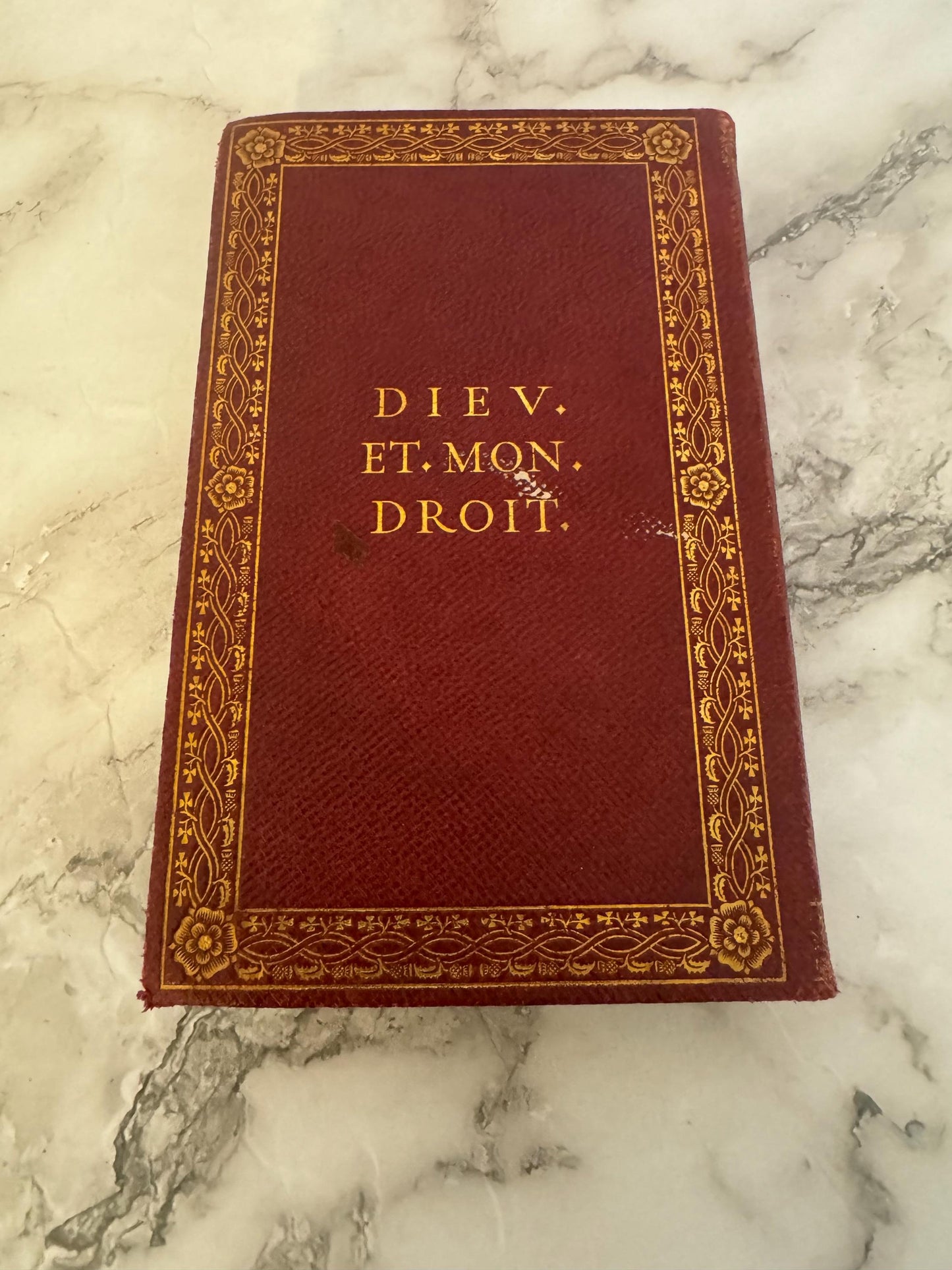 1905 Holy Bible KJV Miniature Leather Bound Bible SPCK Eyre & Spottiswoode Antique Pocket Bible - Ref X679