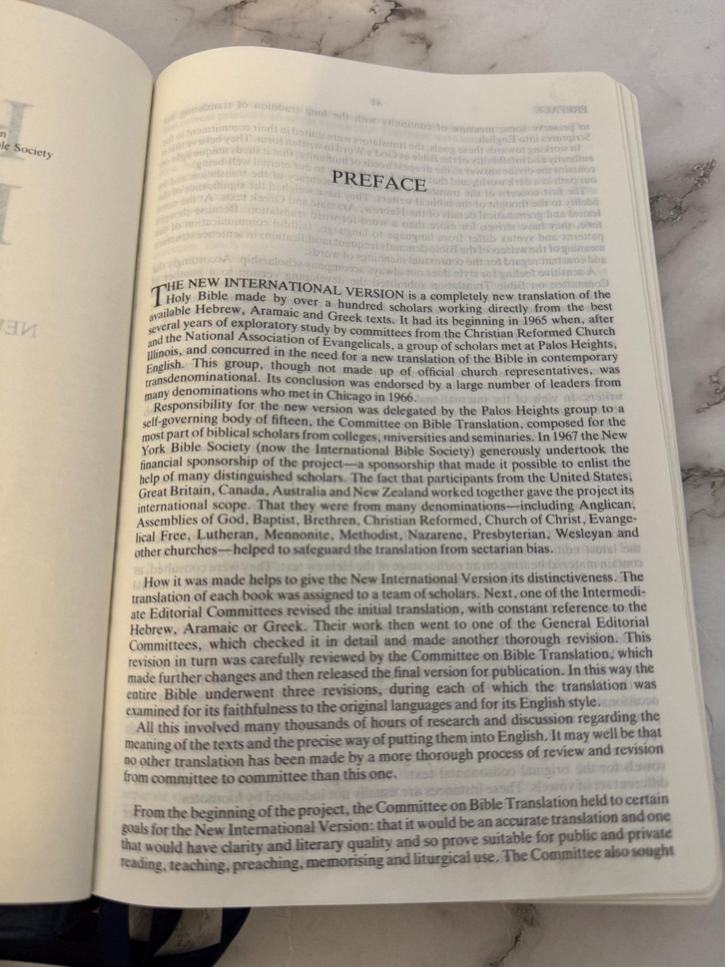 1988 NIV Holy Bible, Hodder & Stoughton - Ref X676