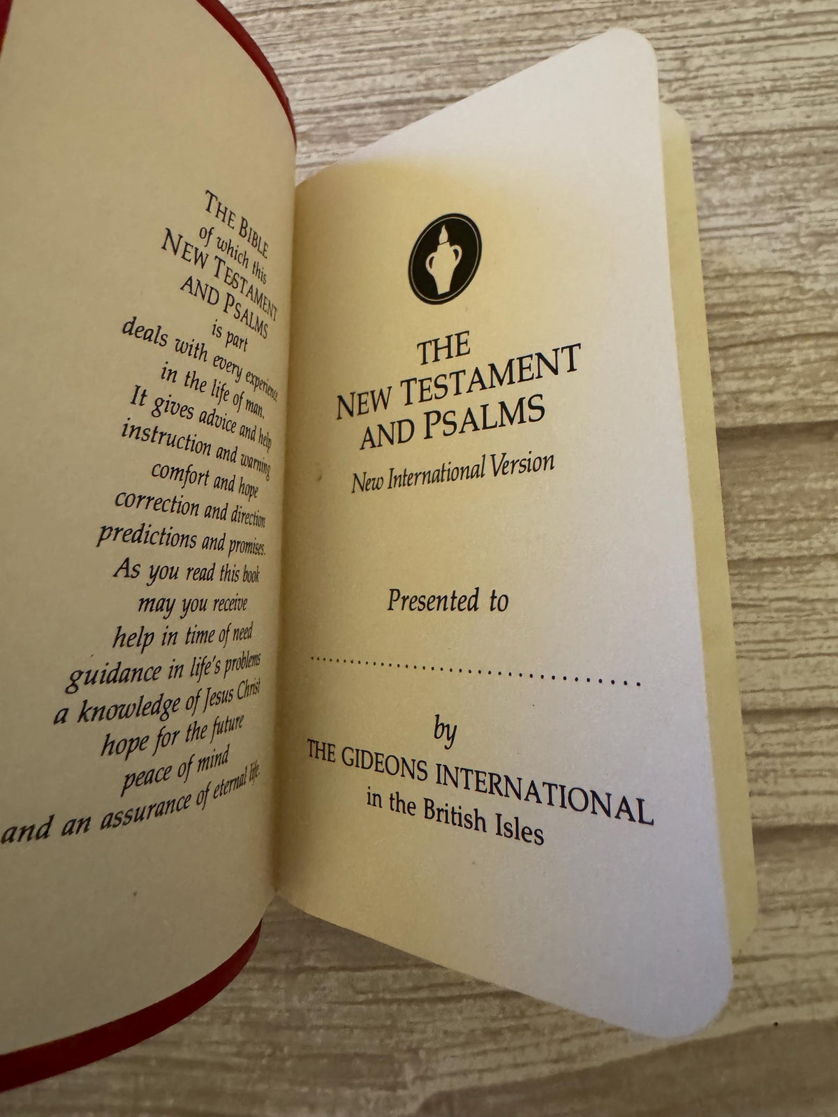 1983 Vintage Gideons New Testament Bible and Psalms NIV Red Pocket Bible - Ref x769