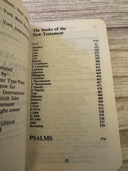 1983 Vintage Gideons New Testament Bible and Psalms NIV Red Pocket Bible - Ref x769