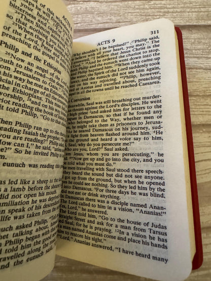 1983 Vintage Gideons New Testament Bible and Psalms NIV Red Pocket Bible - Ref x769