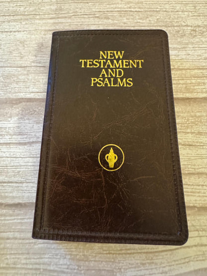 1988 Vintage Brown Gideons New Testament Bible and Psalms NIV Pocket Bible