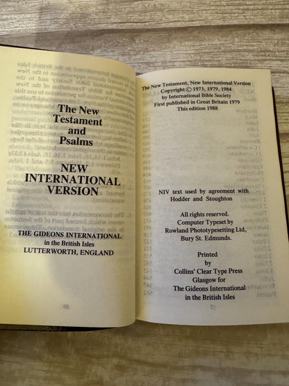 1988 Vintage Brown Gideons New Testament Bible and Psalms NIV Pocket Bible