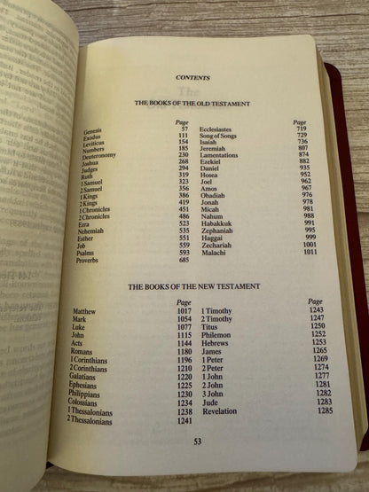 1988 Vintage Burgundy Gideons Holy Bible NIV Old & New Testament with Slipcase - Ref x768