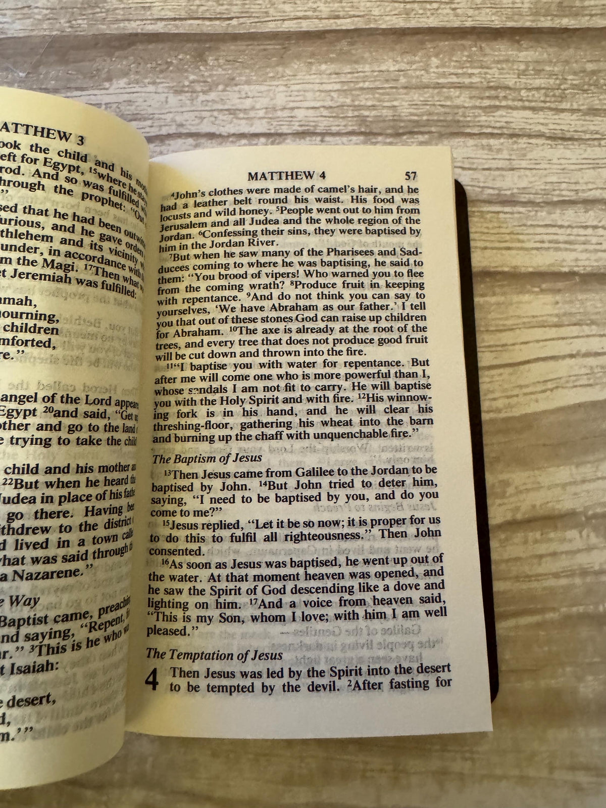 1988 Vintage Brown Gideons New Testament Bible and Psalms NIV Pocket Bible