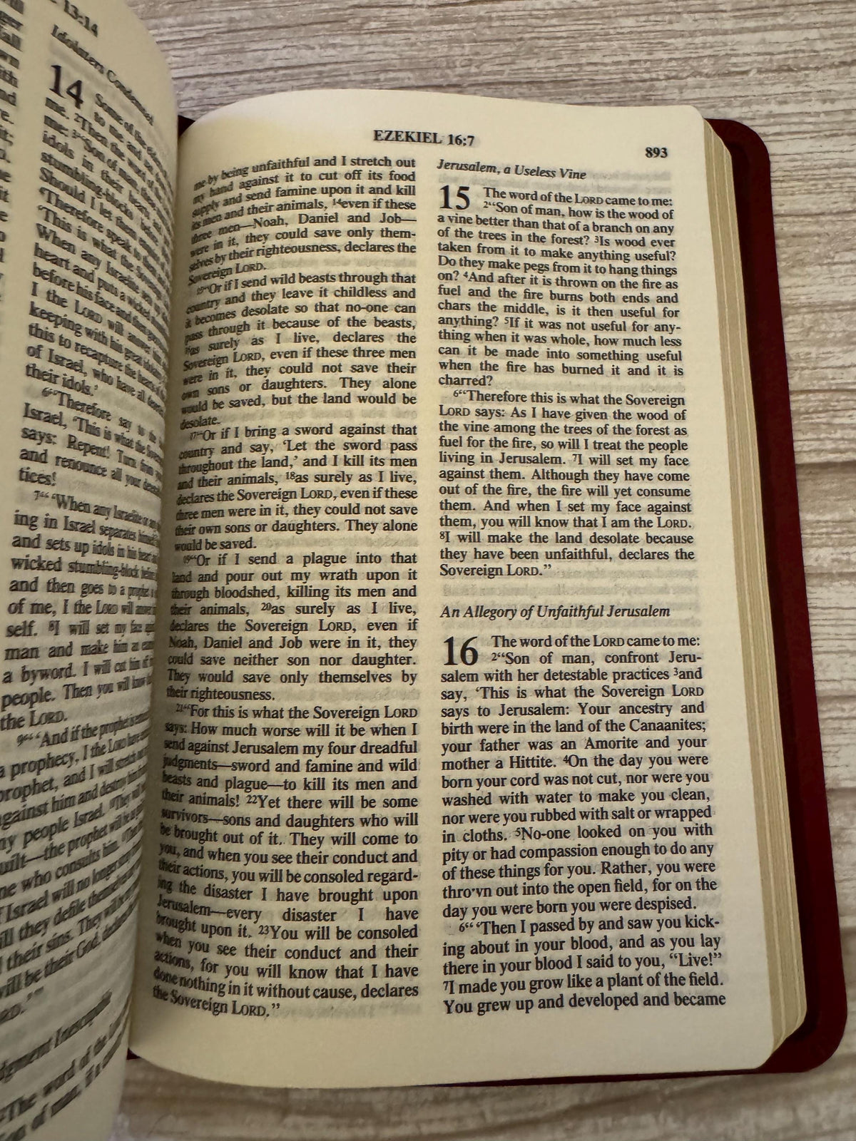 1988 Vintage Burgundy Gideons Holy Bible NIV Old & New Testament with Slipcase - Ref x768