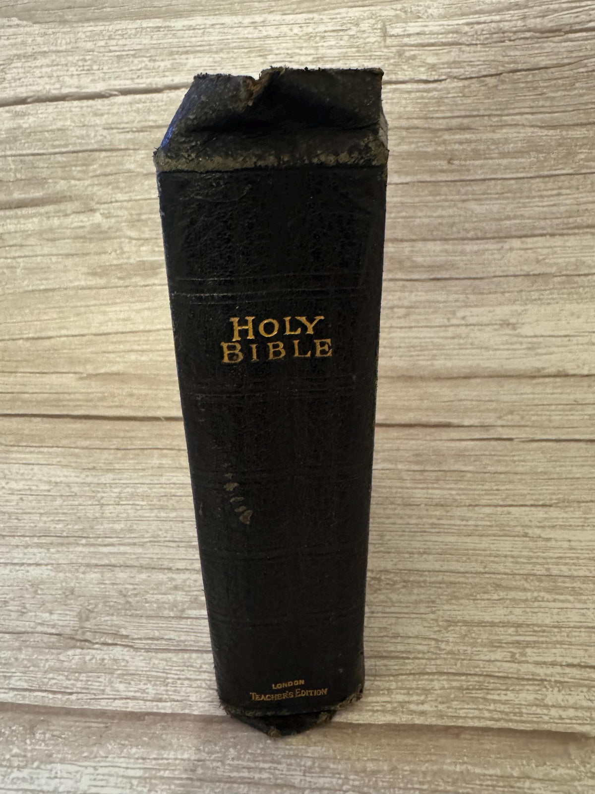 Antique Holy Bible Old & New Testaments Full Yapp Leather KJV Illustrated Reference Bible - Ref x765
