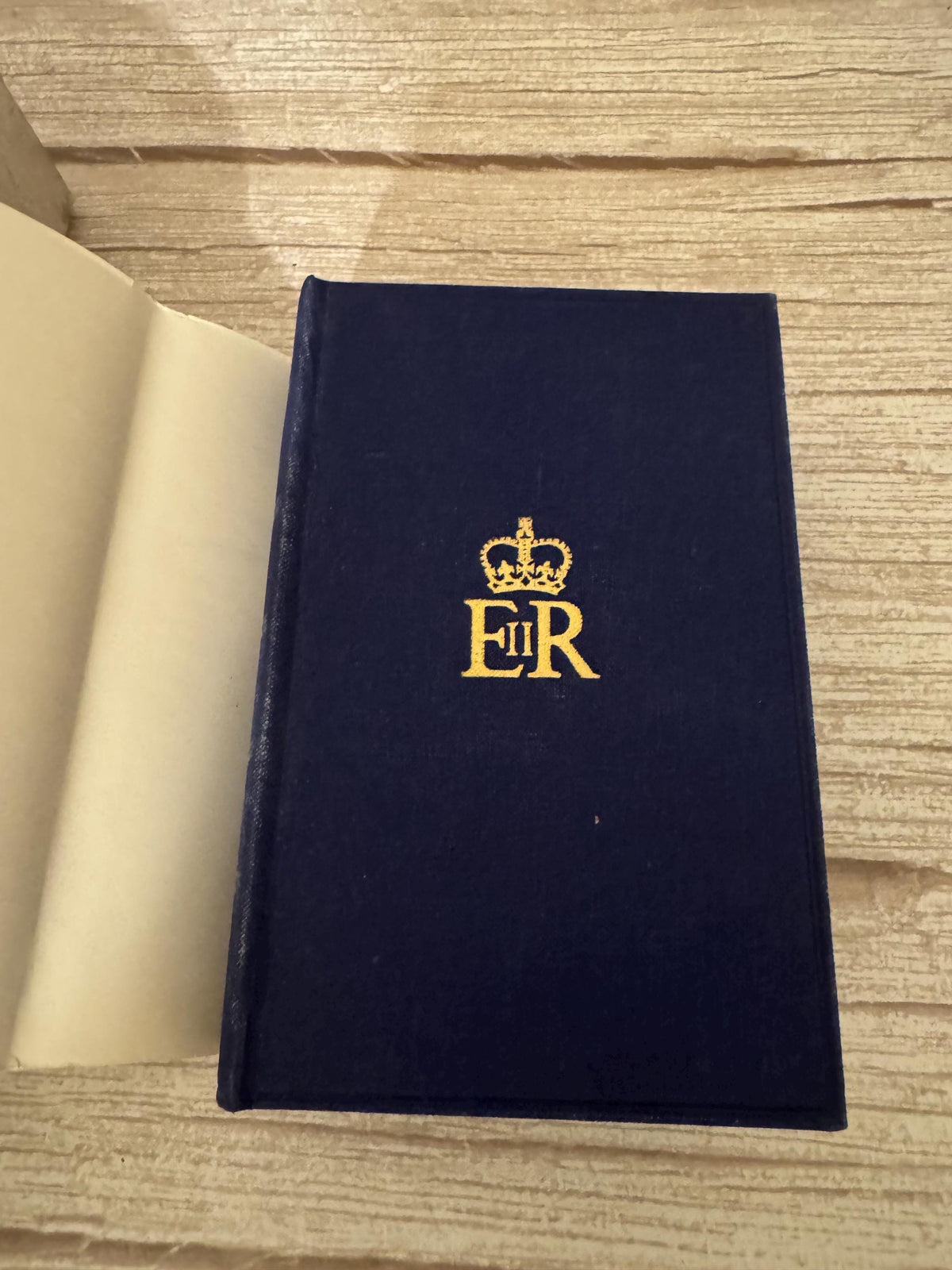 1953 Queen Elizabeth II Coronation Holy Bible KJV – Royal Commemorative Bible with Original Box - Ref x751