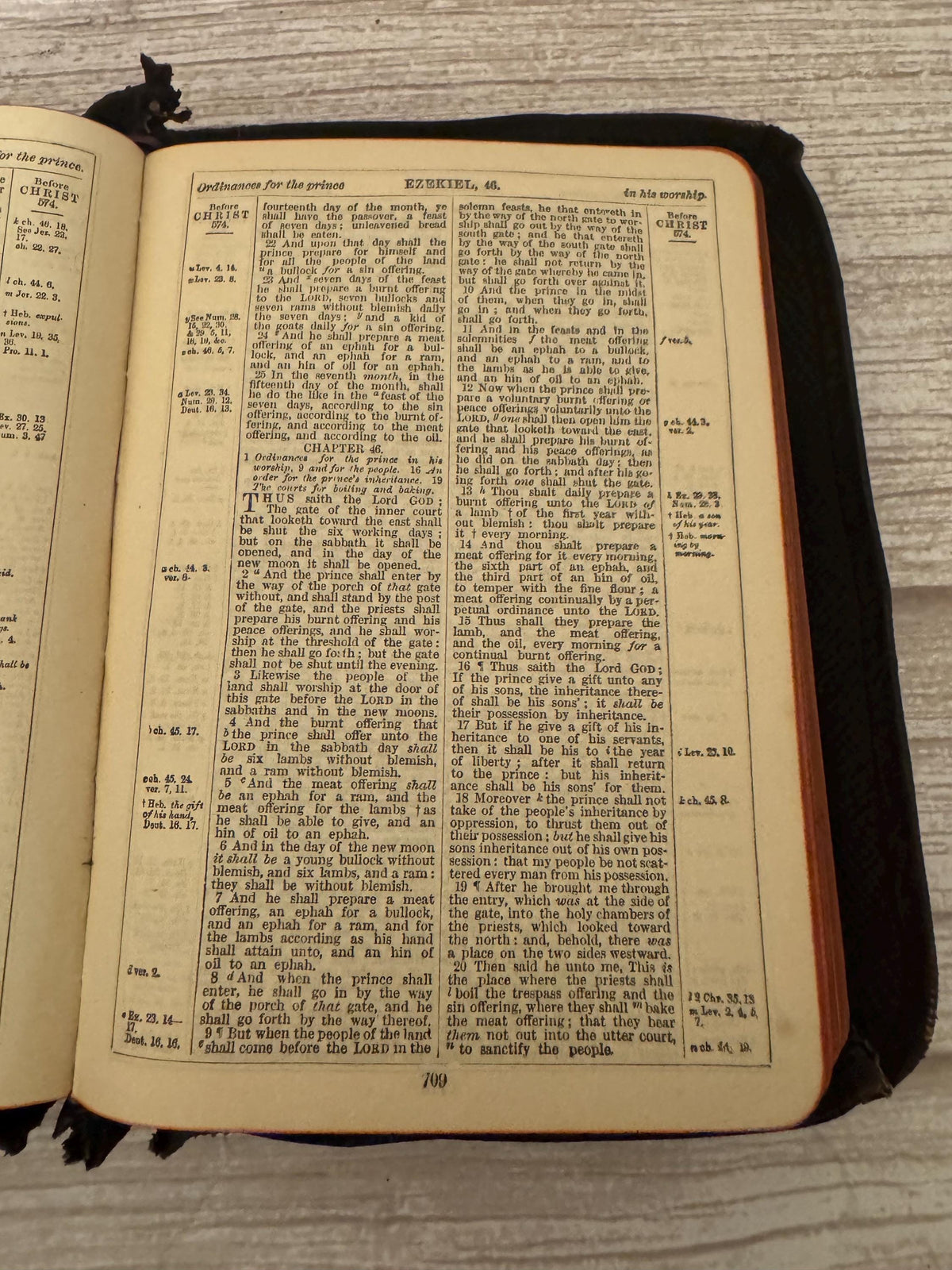 899 Antique Holy Bible KJV – Victorian Yapp Leather Bible – Illustrated Teachers Edition - Ref x750