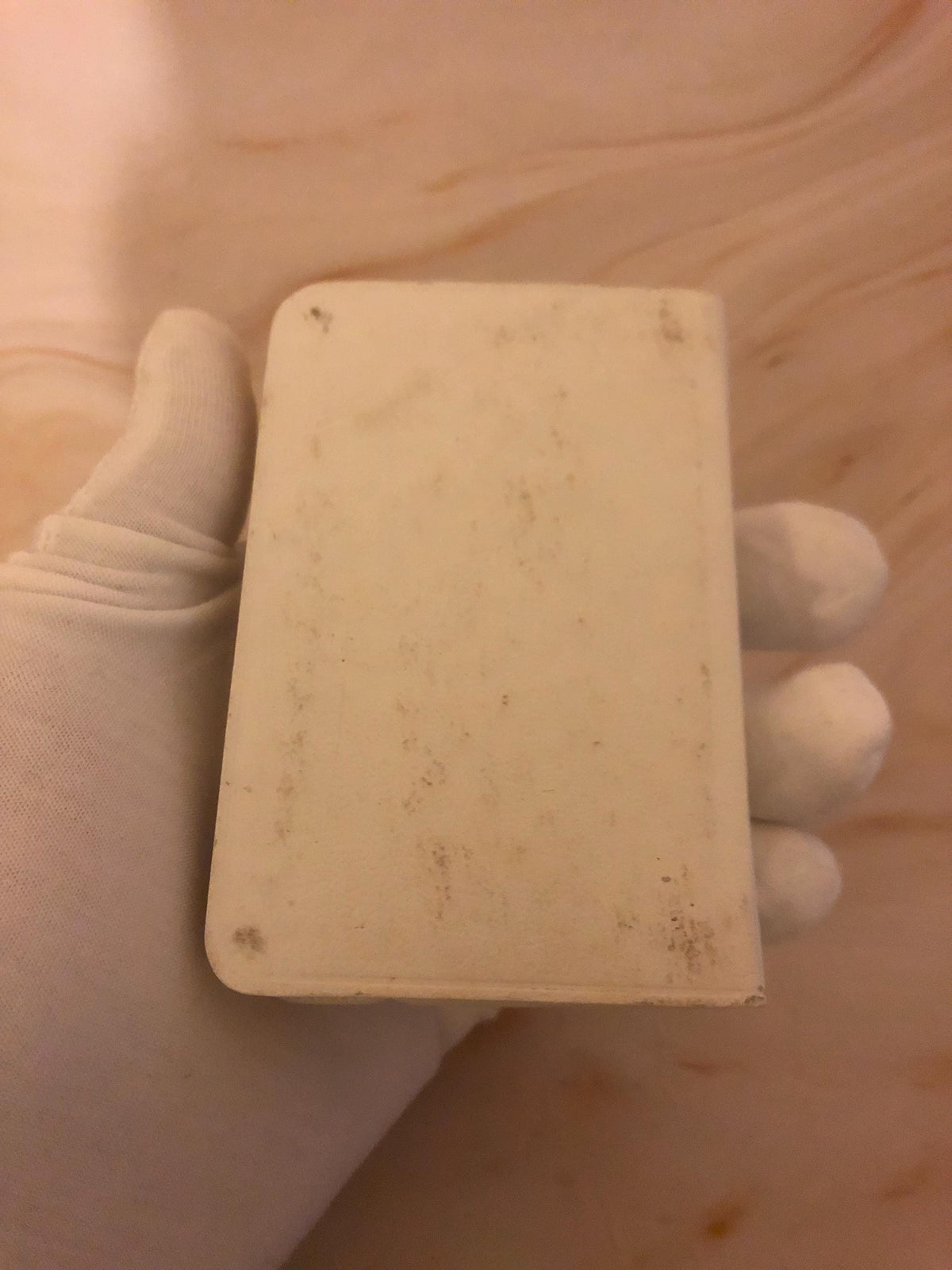 1975 Gideon NIV New Testament Mini Bible White Faux Leather - Ref x489