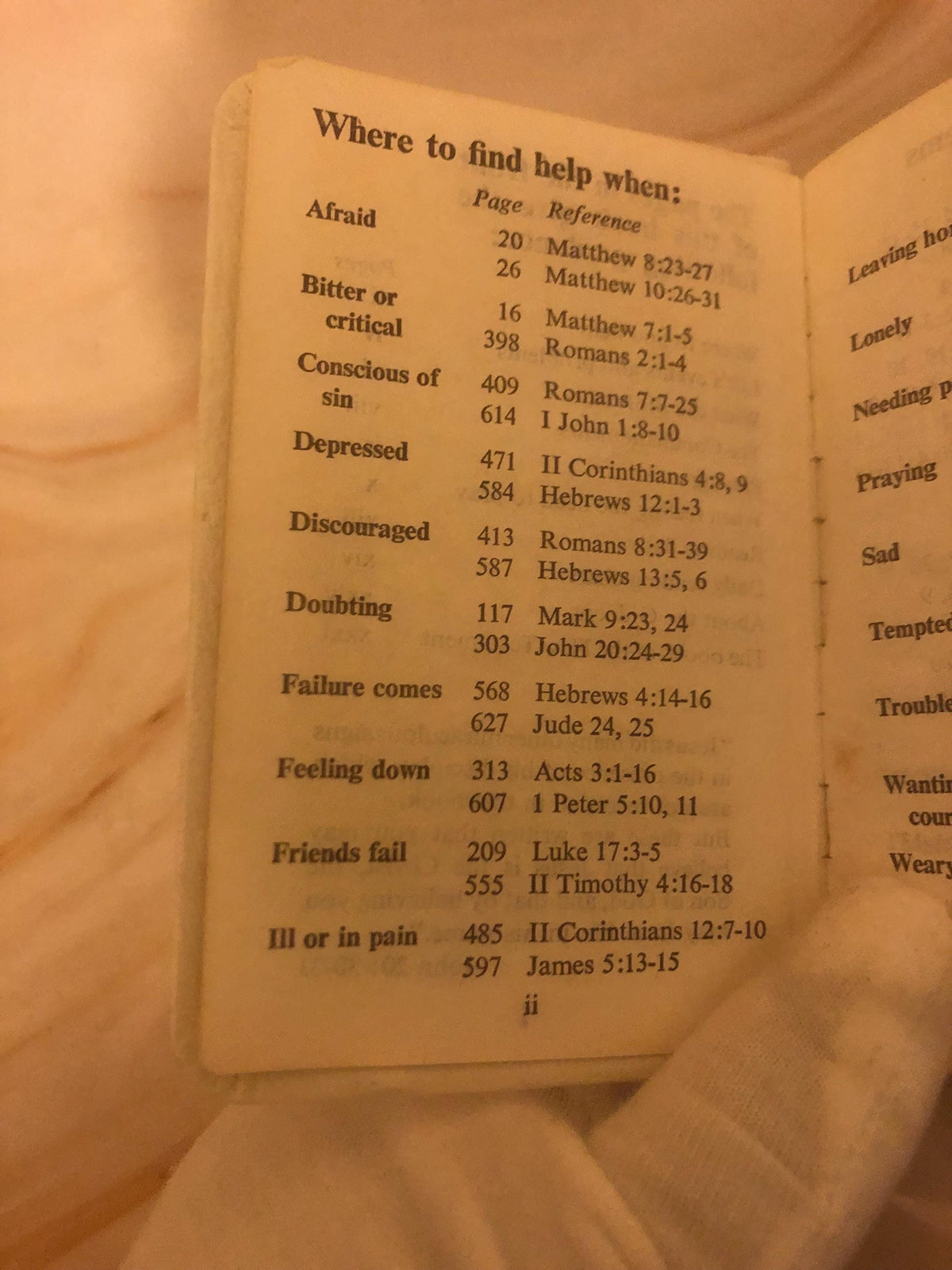 1975 Gideon NIV New Testament Mini Bible White Faux Leather - Ref x489