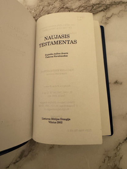 2002 Lithuanian New Testament Naujasis Testamentas Pocket Edition - Ref x606