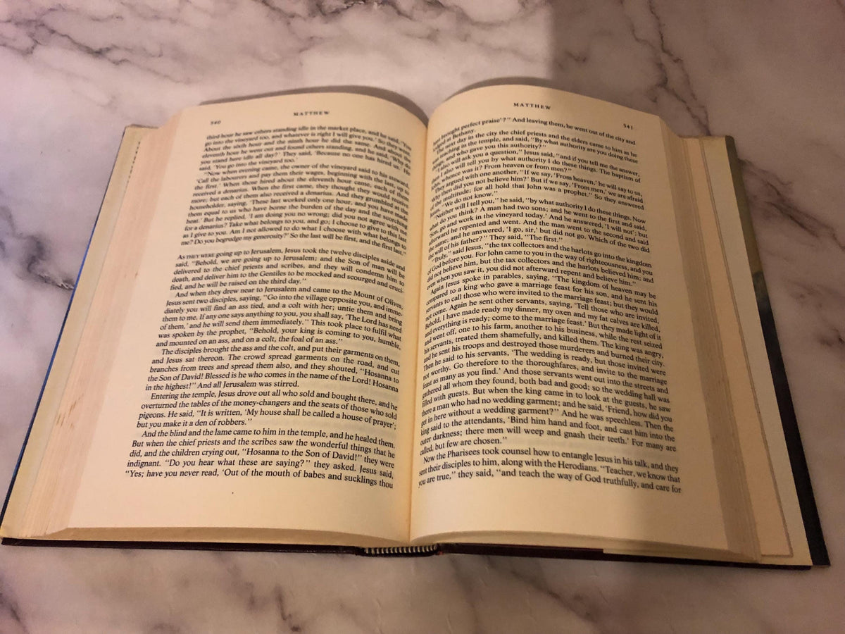 1983 RSV Reader’s Bible Hardcover Christian Bible Study Bible - Ref x369