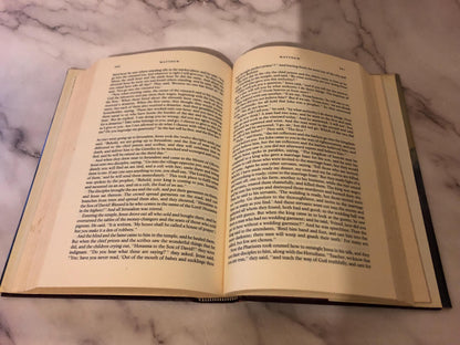 1983 RSV Reader’s Bible Hardcover Christian Bible Study Bible - Ref x369