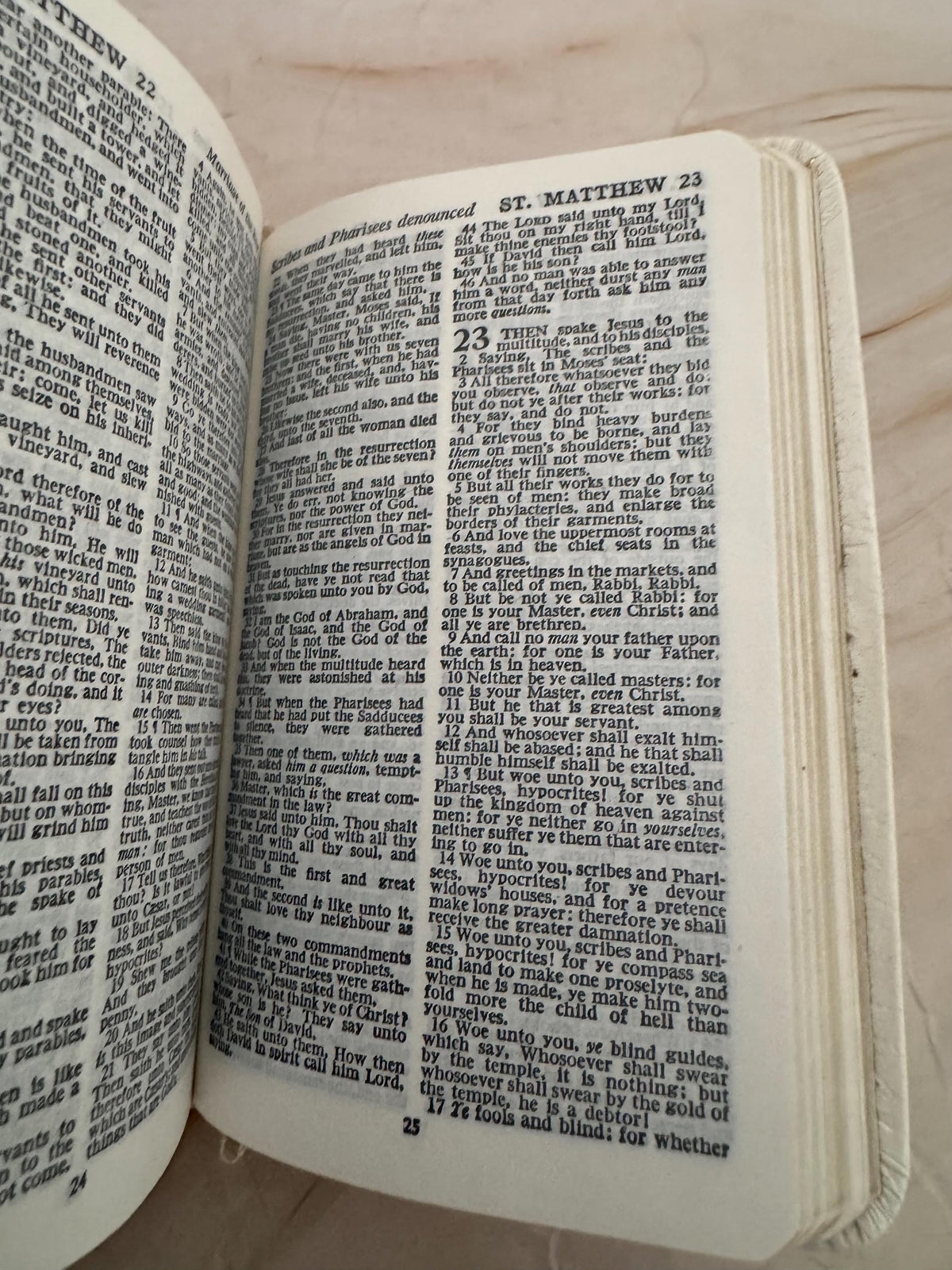 1982 Collins Holy Bible King James Version KJV White Pocket Bible Gold Edges Slipcase - Ref x744