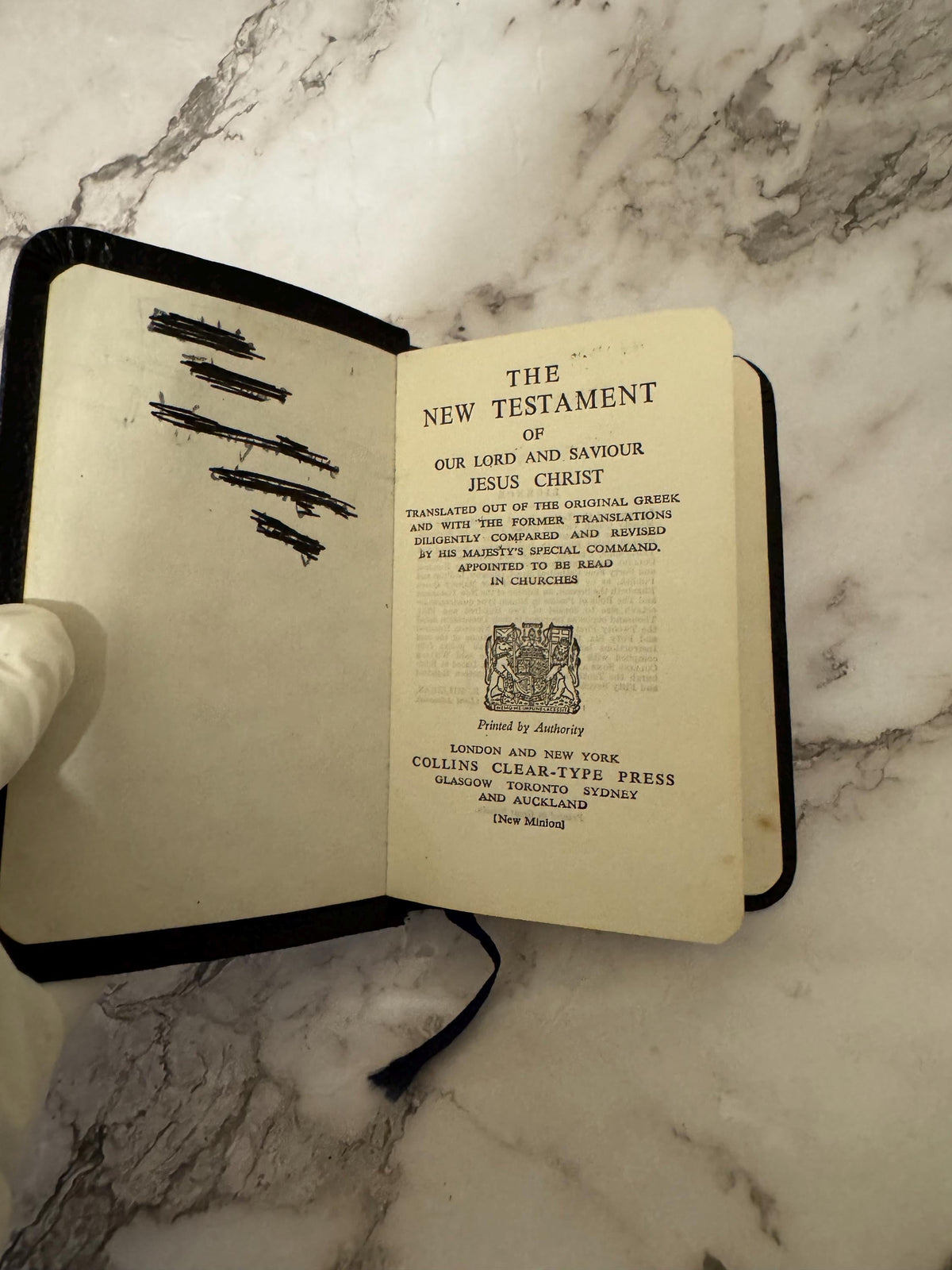 c1950s Collins Clear-Type Press Pocket New Testament Black Leatherette - Ref x575