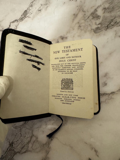 c1950s Collins Clear-Type Press Pocket New Testament Black Leatherette - Ref x575